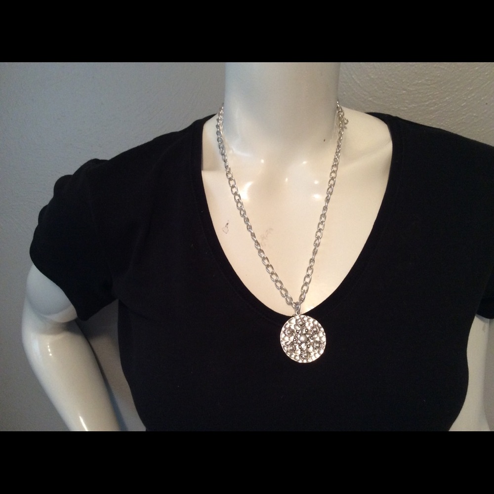 Premier disc necklace